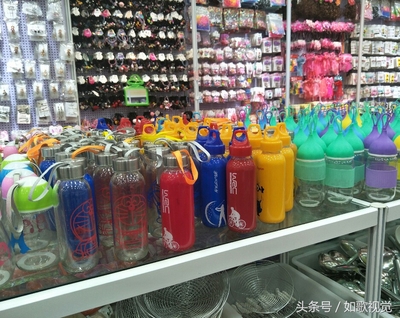 奇葩:2元店里應(yīng)有盡有,居然連這個(gè)都有賣(mài)